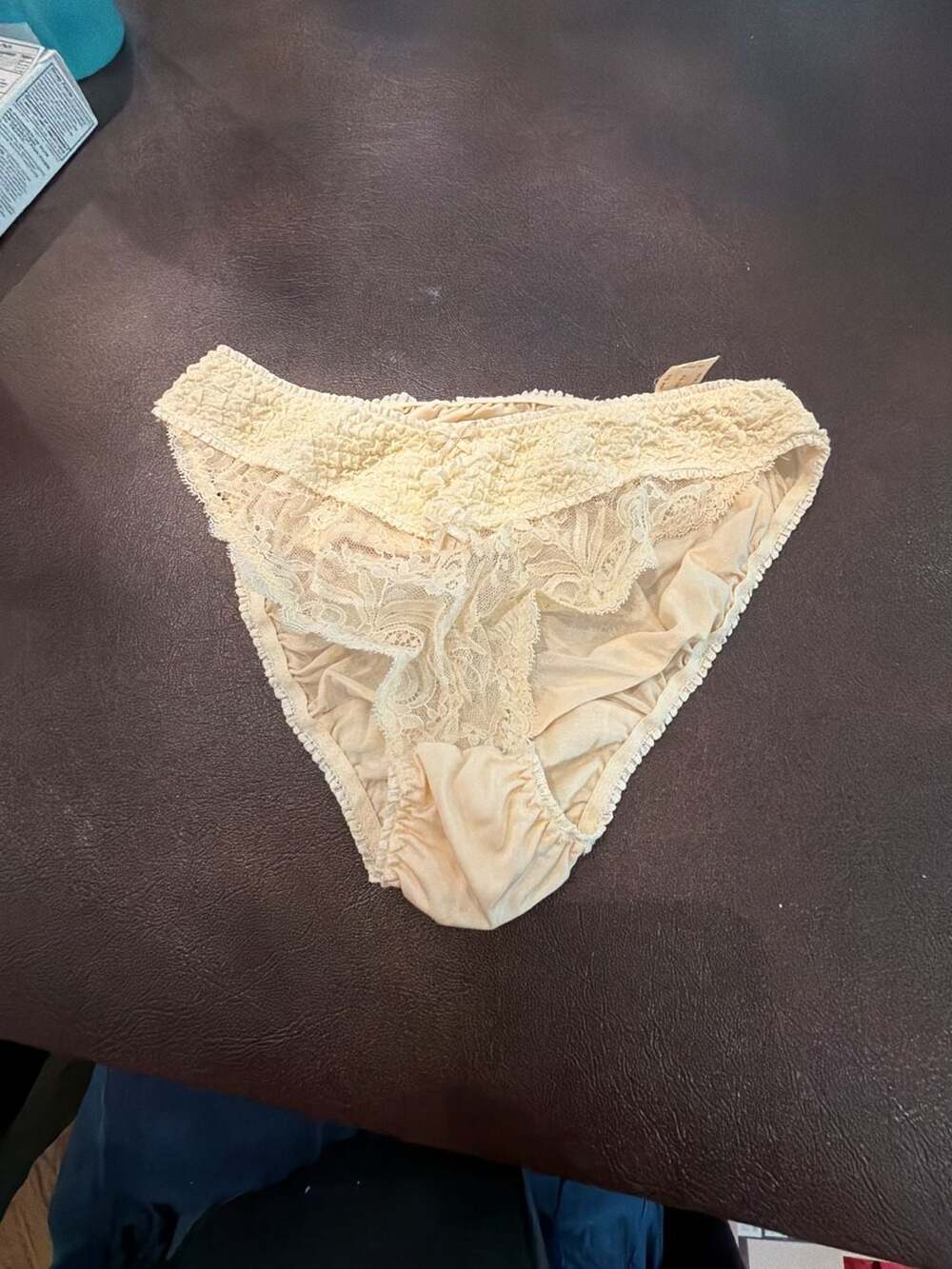 True vintage Aubade Paris Lace and Crinkle Briefs Size 3 (FR 3/EUR 40/UK L) crea